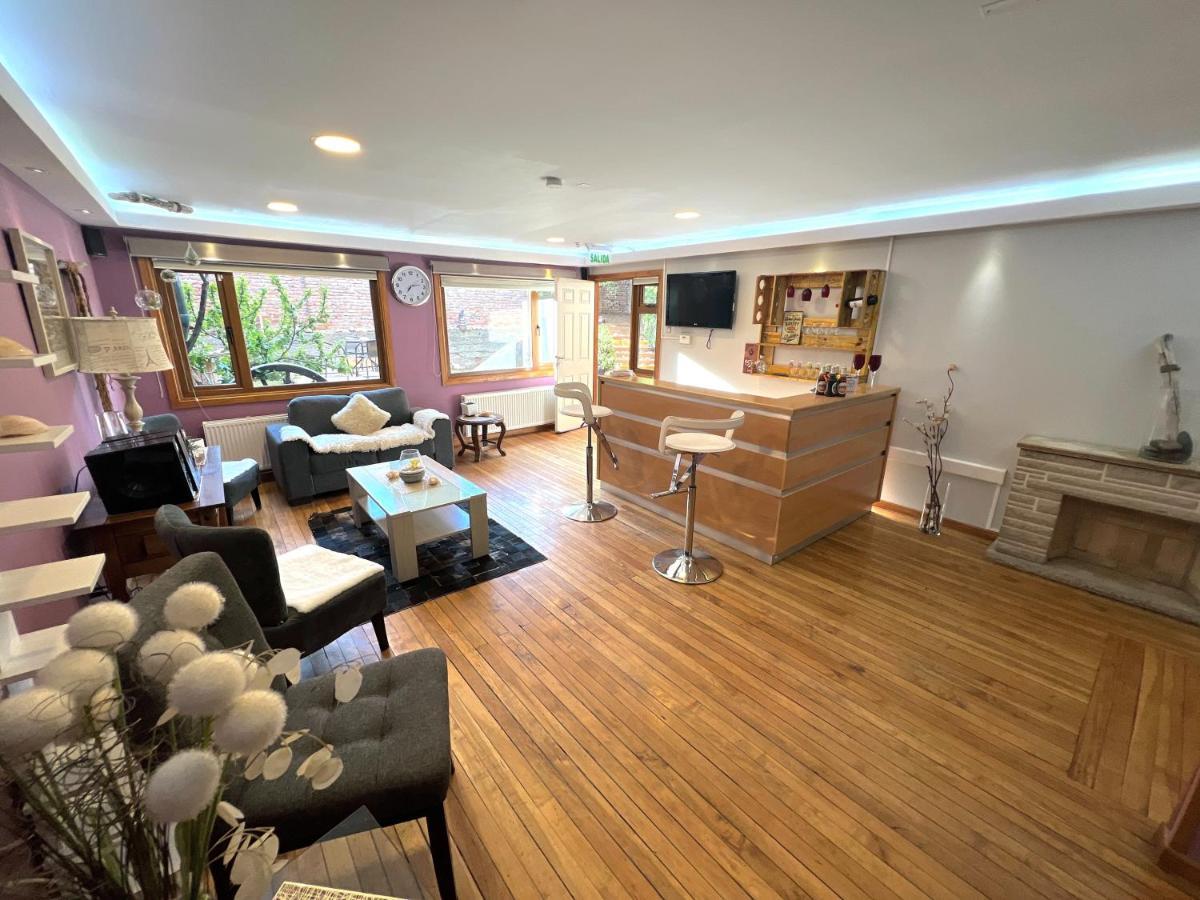 Incredible Downtown Duplex With Interior Backyard Leilighet Punta Arenas Eksteriør bilde